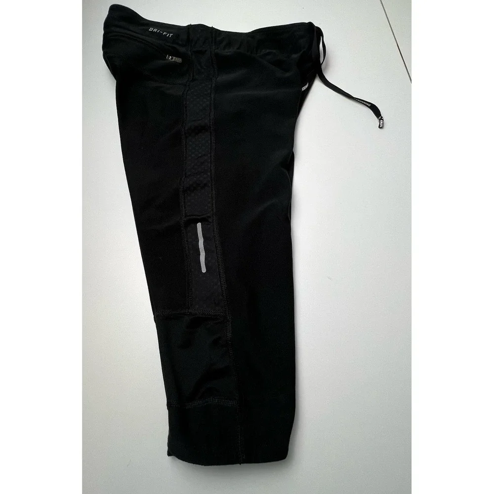Nike approximate measurements